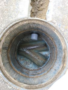 排水管は土の中とコンクリート中に設置、汚水桝に接続