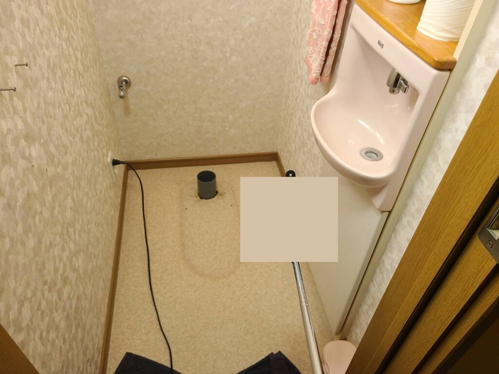 2階トイレの便器を取り外した後