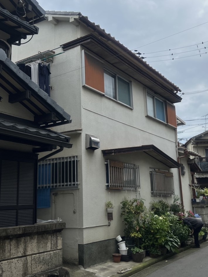 工事前の外観(庇撤去前)