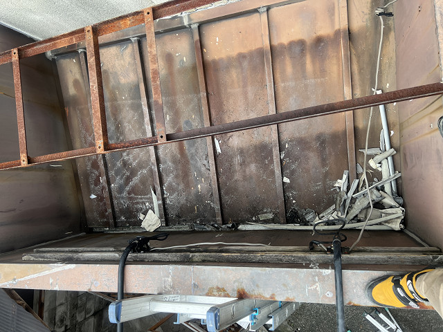 玄関屋根工事前