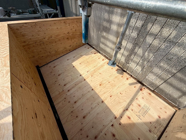 玄関の屋根下地