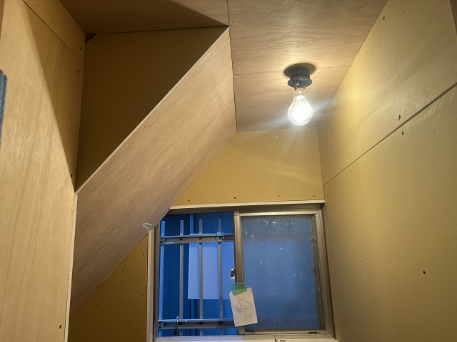 壁紙の下地施工(トイレ)