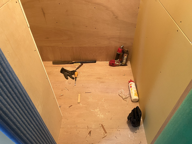 壁紙の下地施工(トイレ)