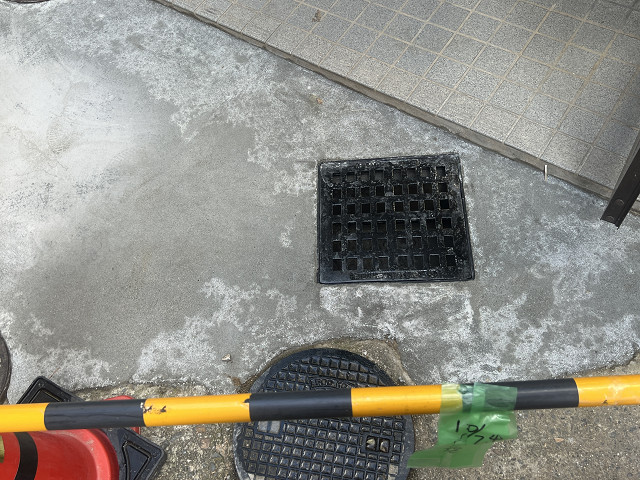 雨水の排水口を造作