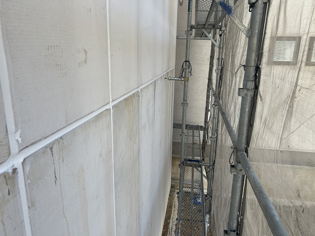 目地部分にコーキング