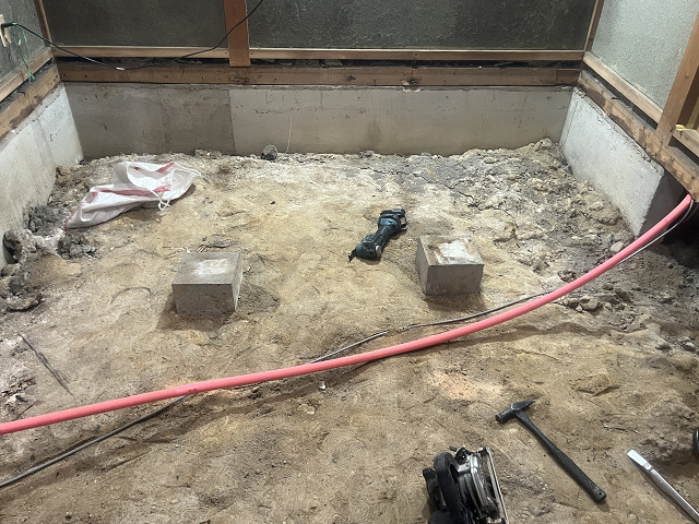 床解体後の束石の様子