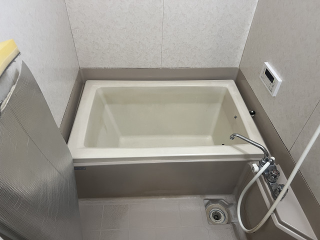 工事前の浴室
