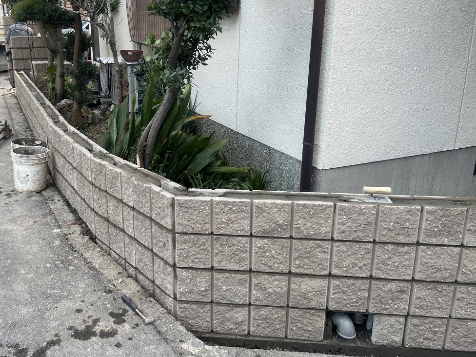 ブロック塀設置完了