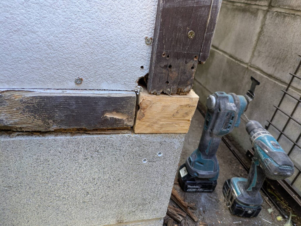 下地桟を入れて補修