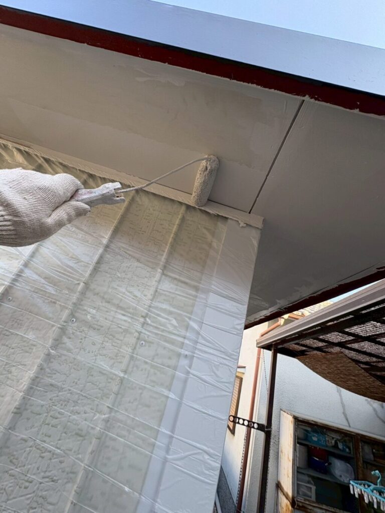 軒の天井塗装