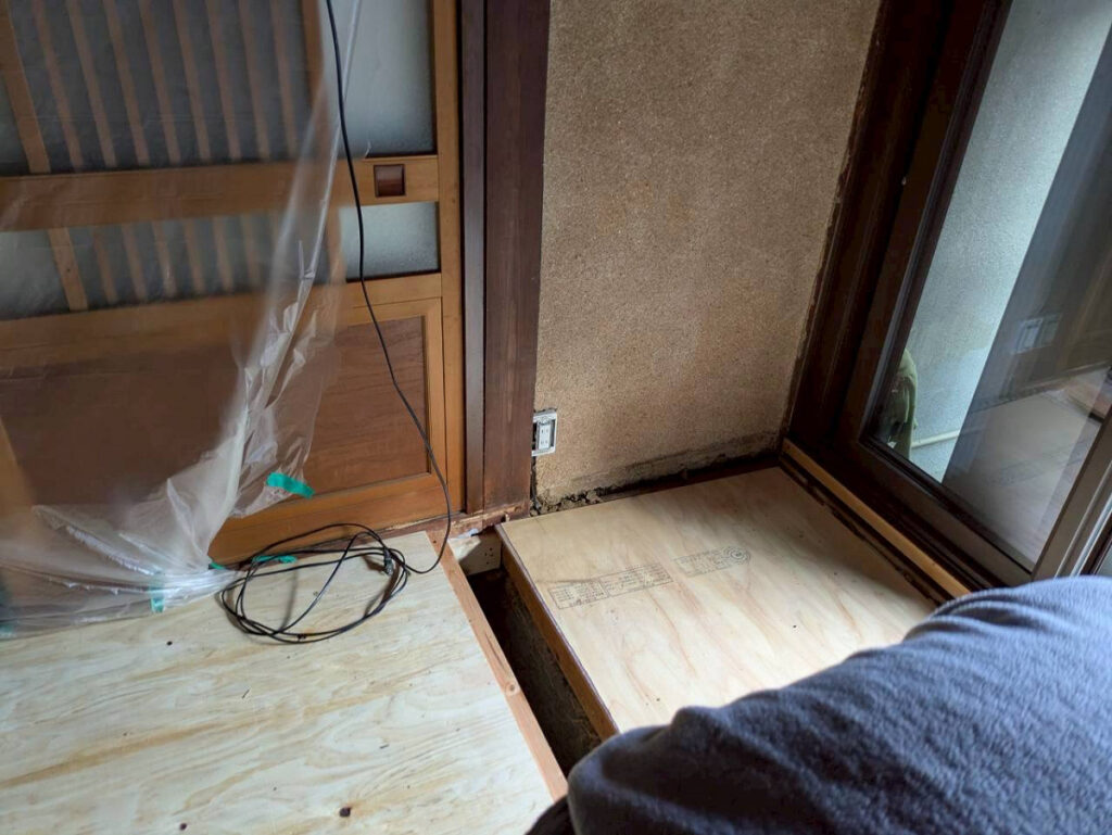 電気配線の仕込み作業