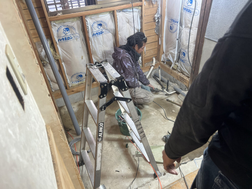 配管及び電気仕込み工事