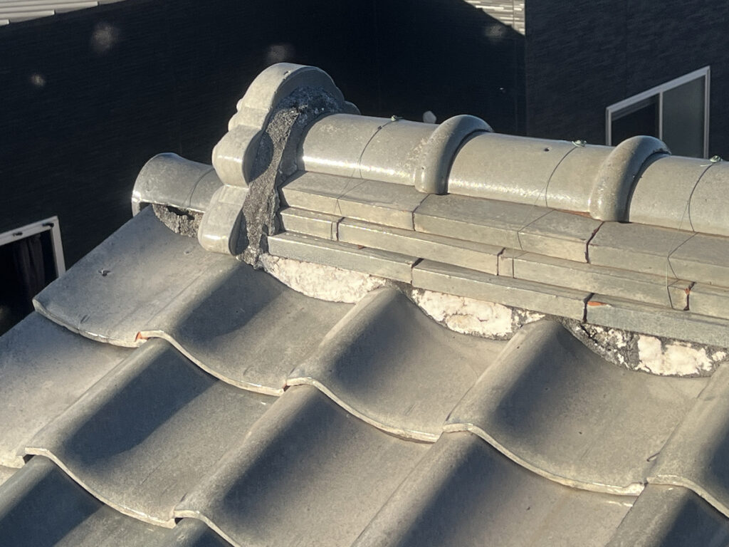 劣化した屋根のしっくい