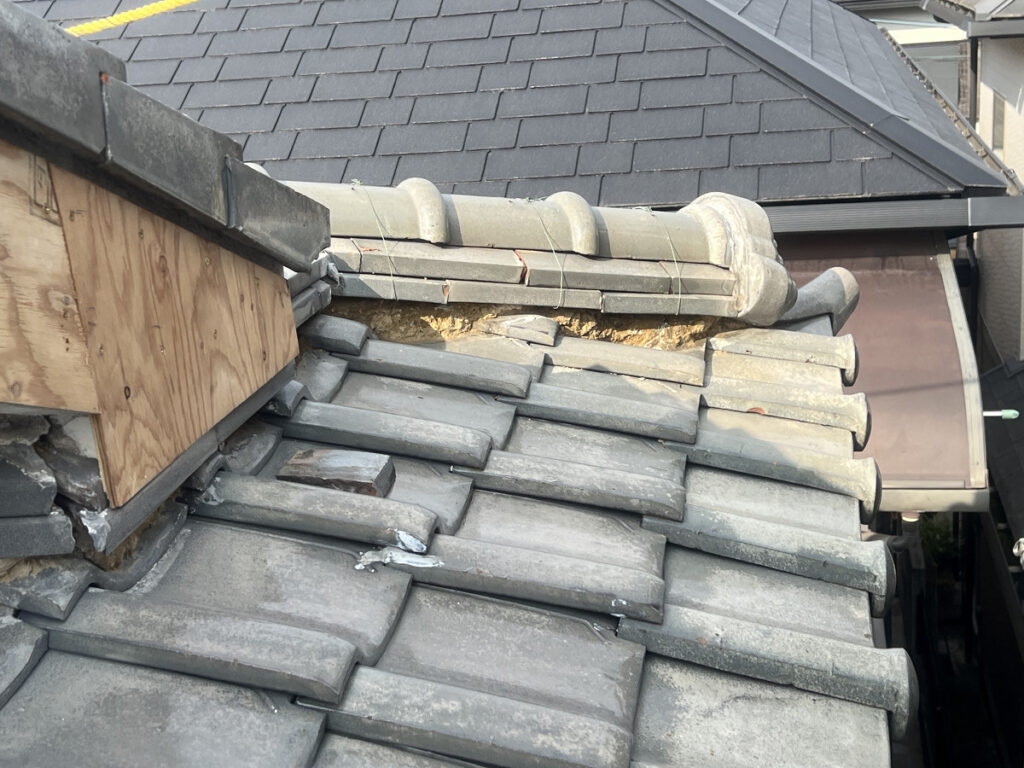 既存のしっくいを撤去