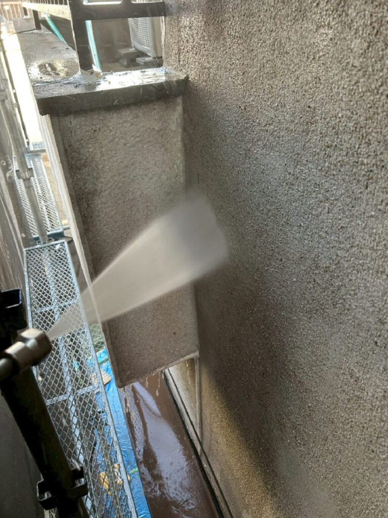 外壁塗装(高圧洗浄)