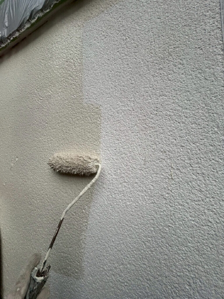 外壁塗装(中塗り)