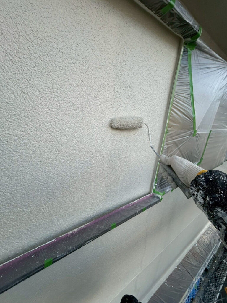 外壁の最終上塗り