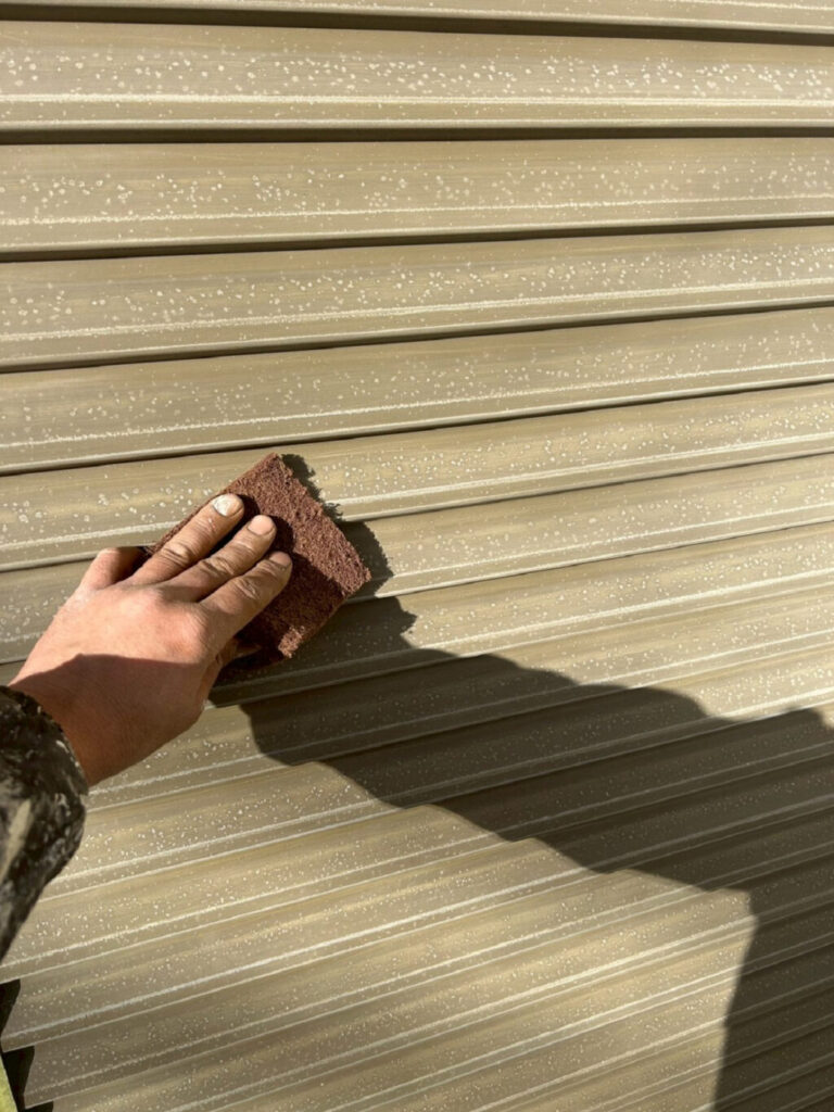 雨戸の塗装下処理