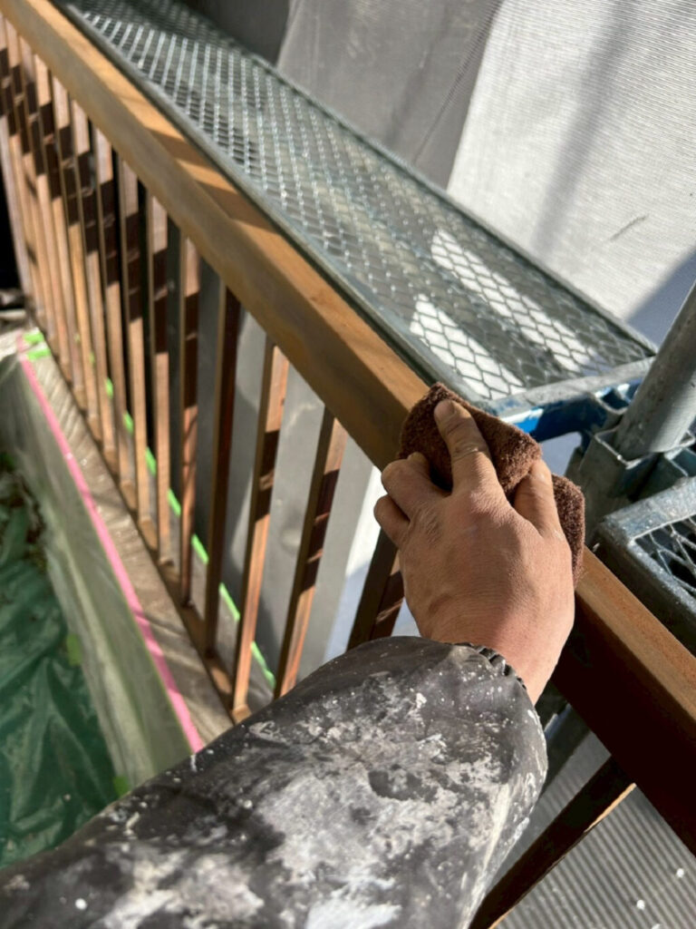 手すりの塗装前下処理